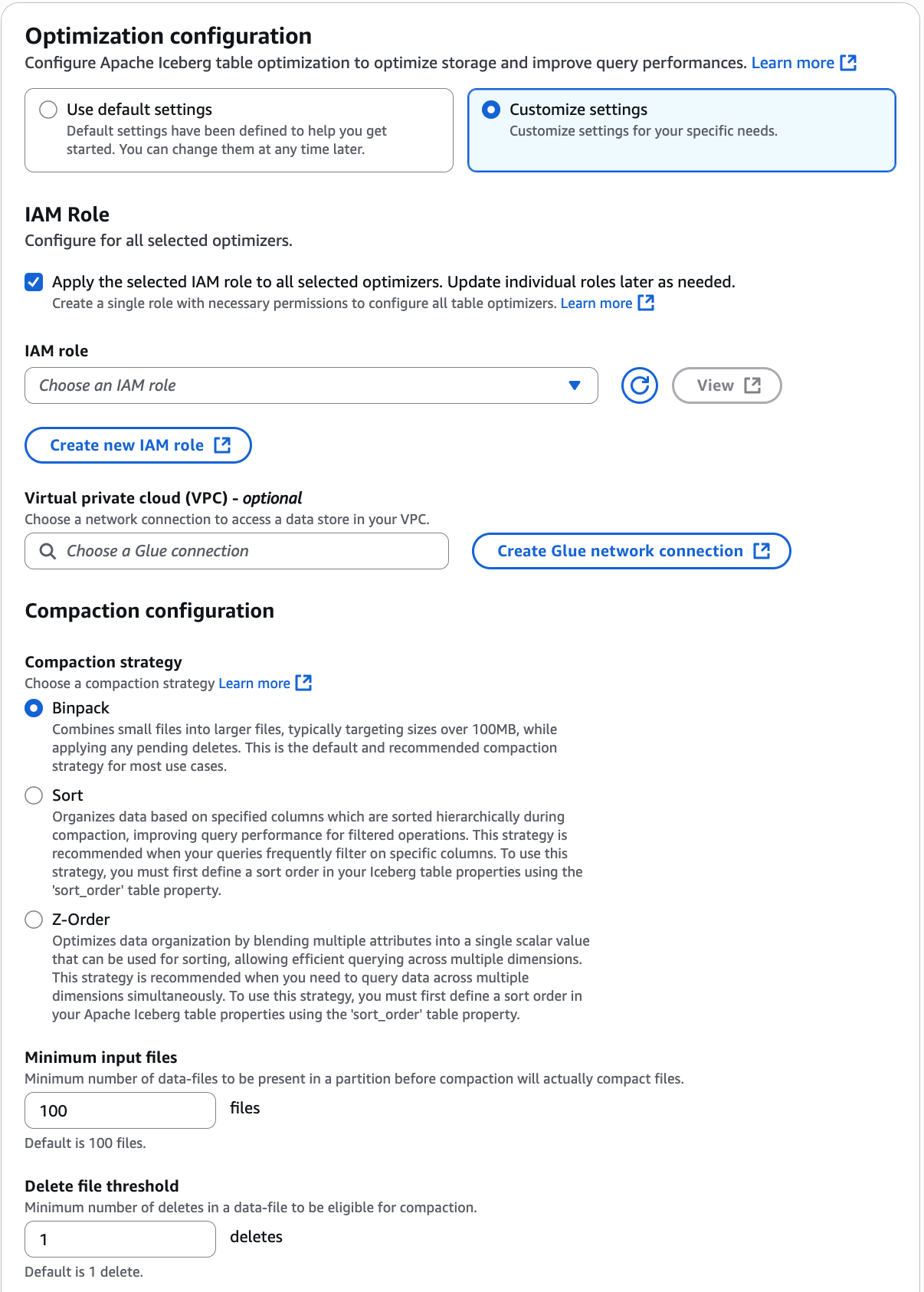 Detailseite der Apache Iceberg-Tabelle mit der Option „Komprimierung aktivieren“.
