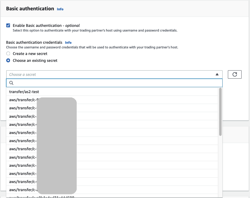 Die Seite „Connector erstellen“ in der AWS Transfer Family Konsole, auf der der Abschnitt Standardauthentifizierung mit der Auswahl „Vorhandenes Geheimnis auswählen“ angezeigt wird.