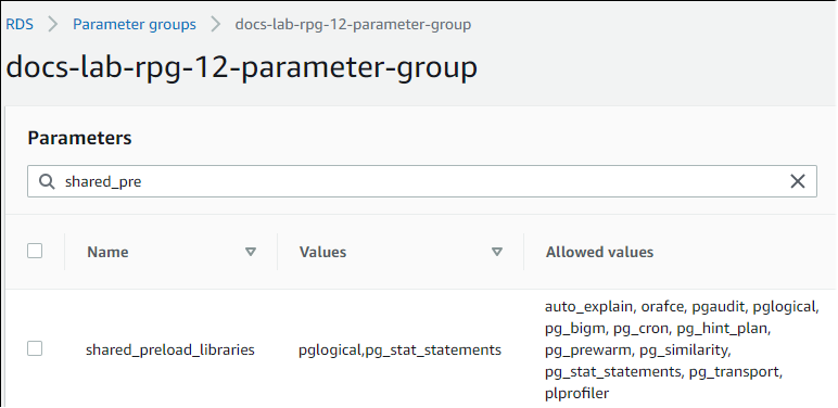 Imagen del parámetro shared_preload_libraries con pglogical añadido.