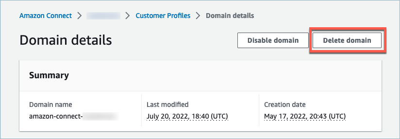 La página de eliminación de dominio de Perfiles de clientes de Amazon Connect y el botón para eliminar el dominio.