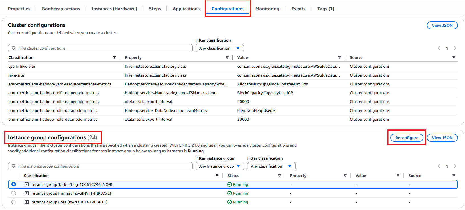 Configurations tab showing clúster and instance group settings with options to view JSON and reconfigure.