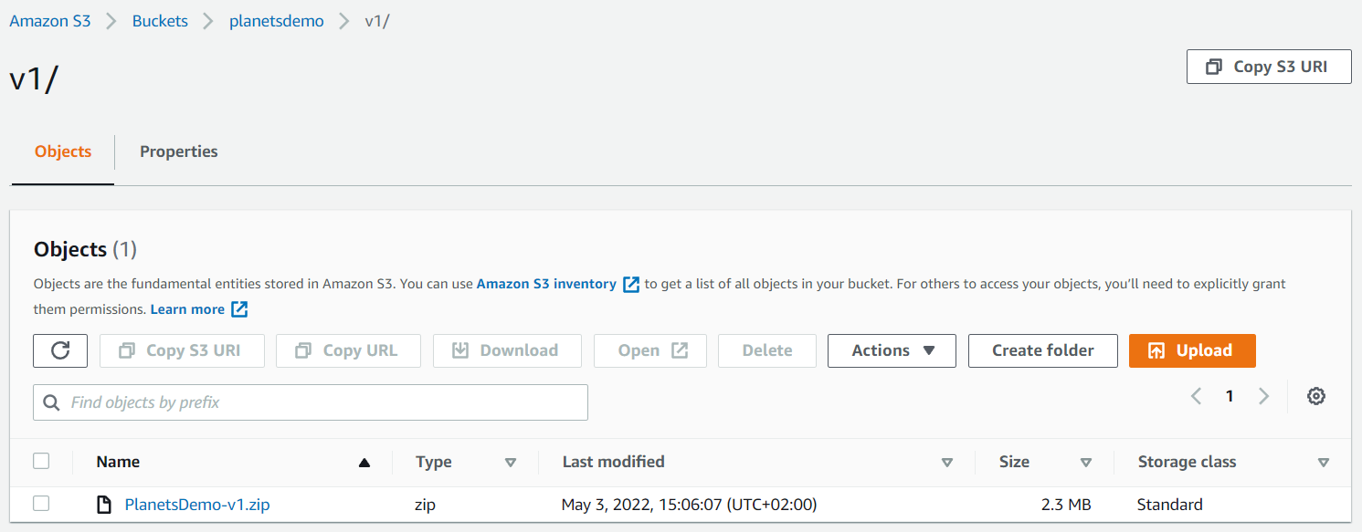 Bucket planetsdemo de Amazon S3 con el prefijo v1 y el archivo planetsdemo-v1.zip.