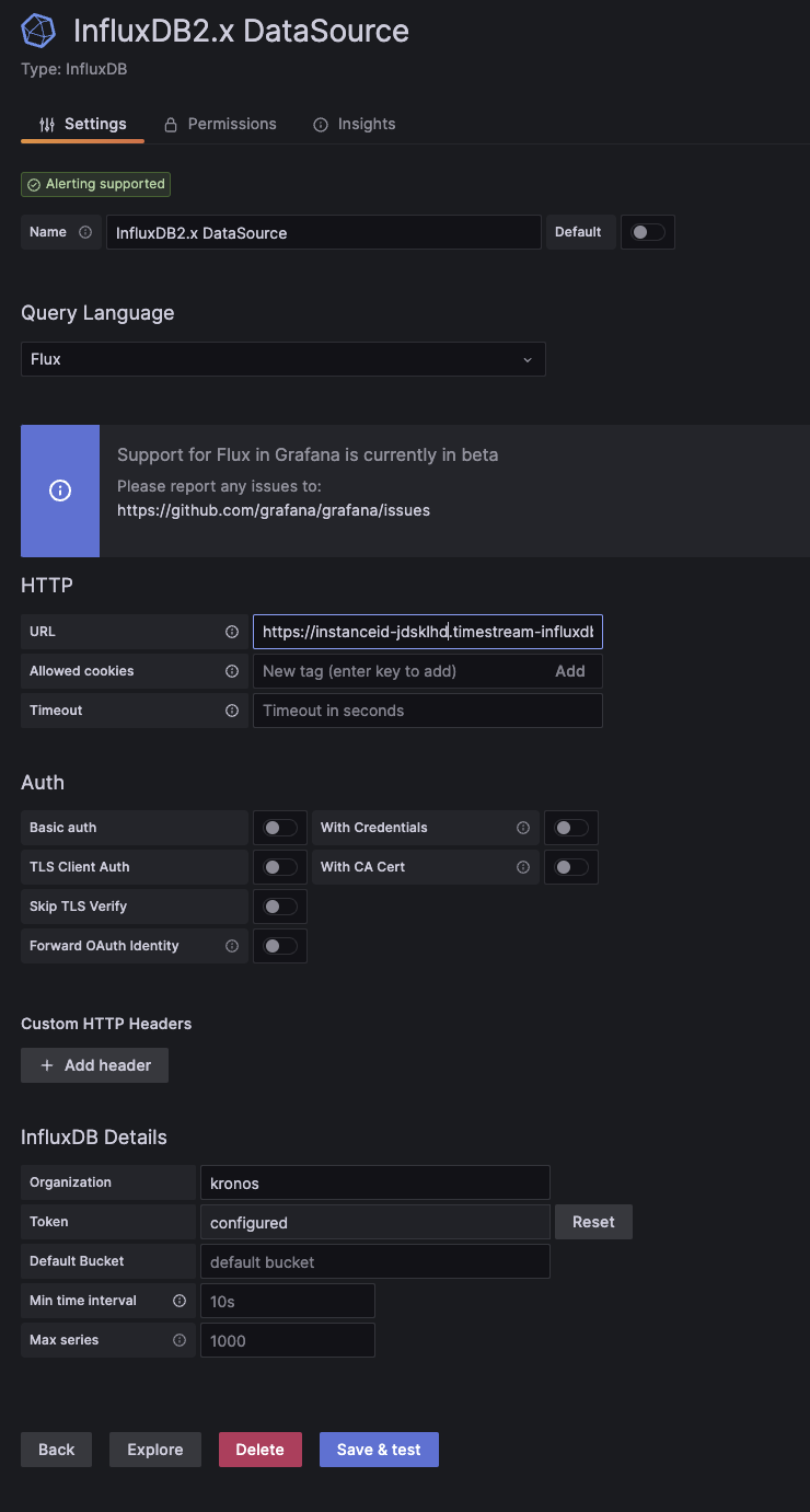 Formulario de ajustes para configurar una conexión InfluxDB utilizando Flux como lenguaje de consulta.