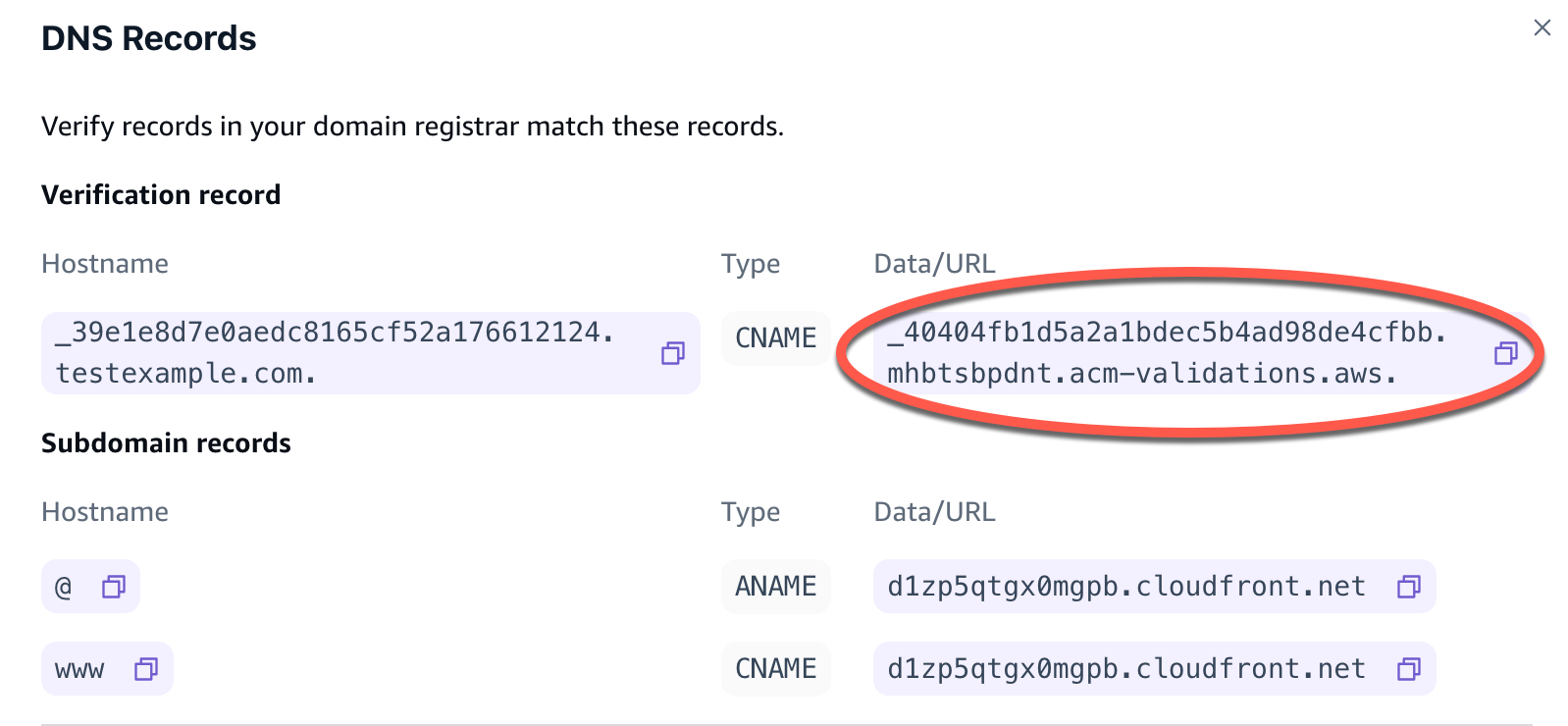 Capture d'écran des enregistrements DNS dans la console Amplify avec l'enregistrement de vérification ACM encerclé.