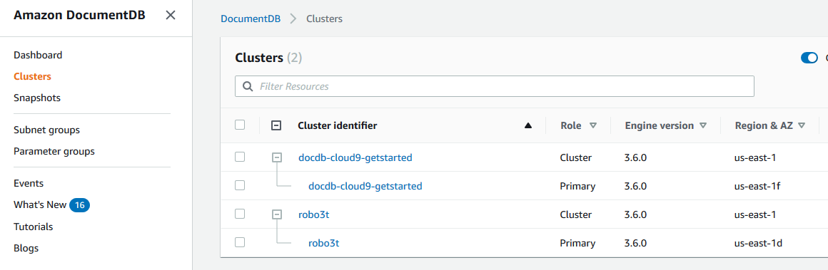 
                                           Image de la boîte de navigation Clusters présentant une liste des liens de cluster existants et leurs liens d'instance correspondants.
                                       