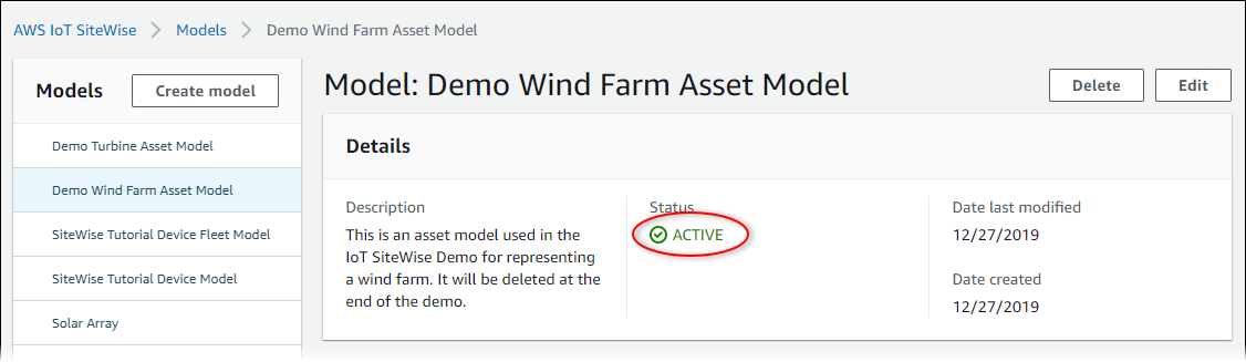 AWS IoT SiteWise Capture d'écran de la page « Modèle d'actif » avec l'état du modèle d'actif surligné.