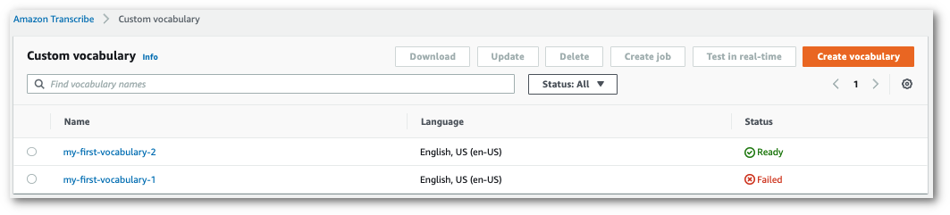 Amazon Transcribe capture d'écran de la console : page « vocabulaire personnalisé » montrant un vocabulaire comme complet et un autre comme défaillant.