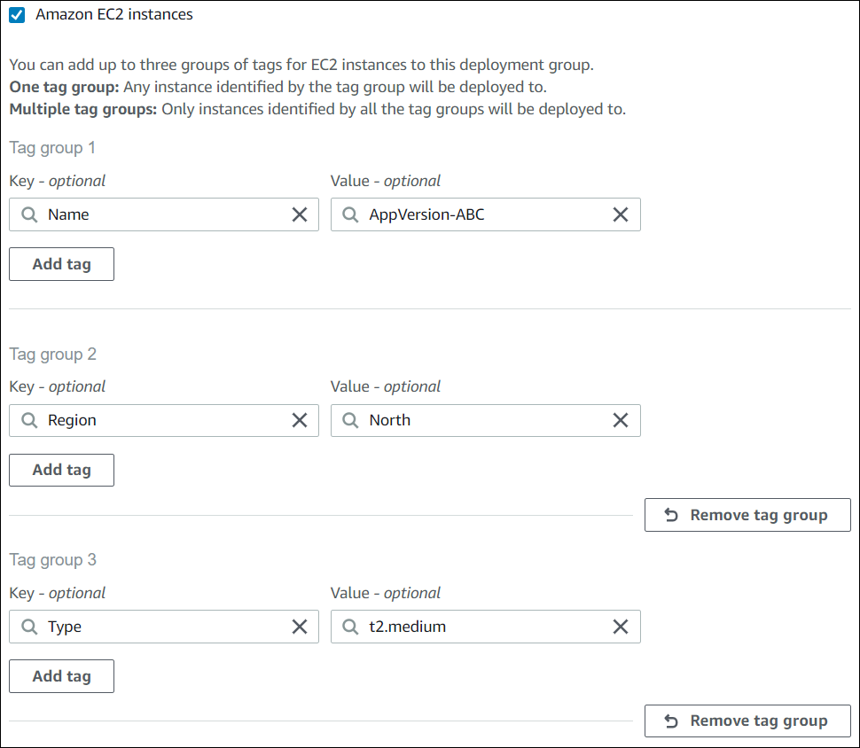 CodeDeploy Konsol menampilkan tiga grup tag dengan satu tag di masing-masing.