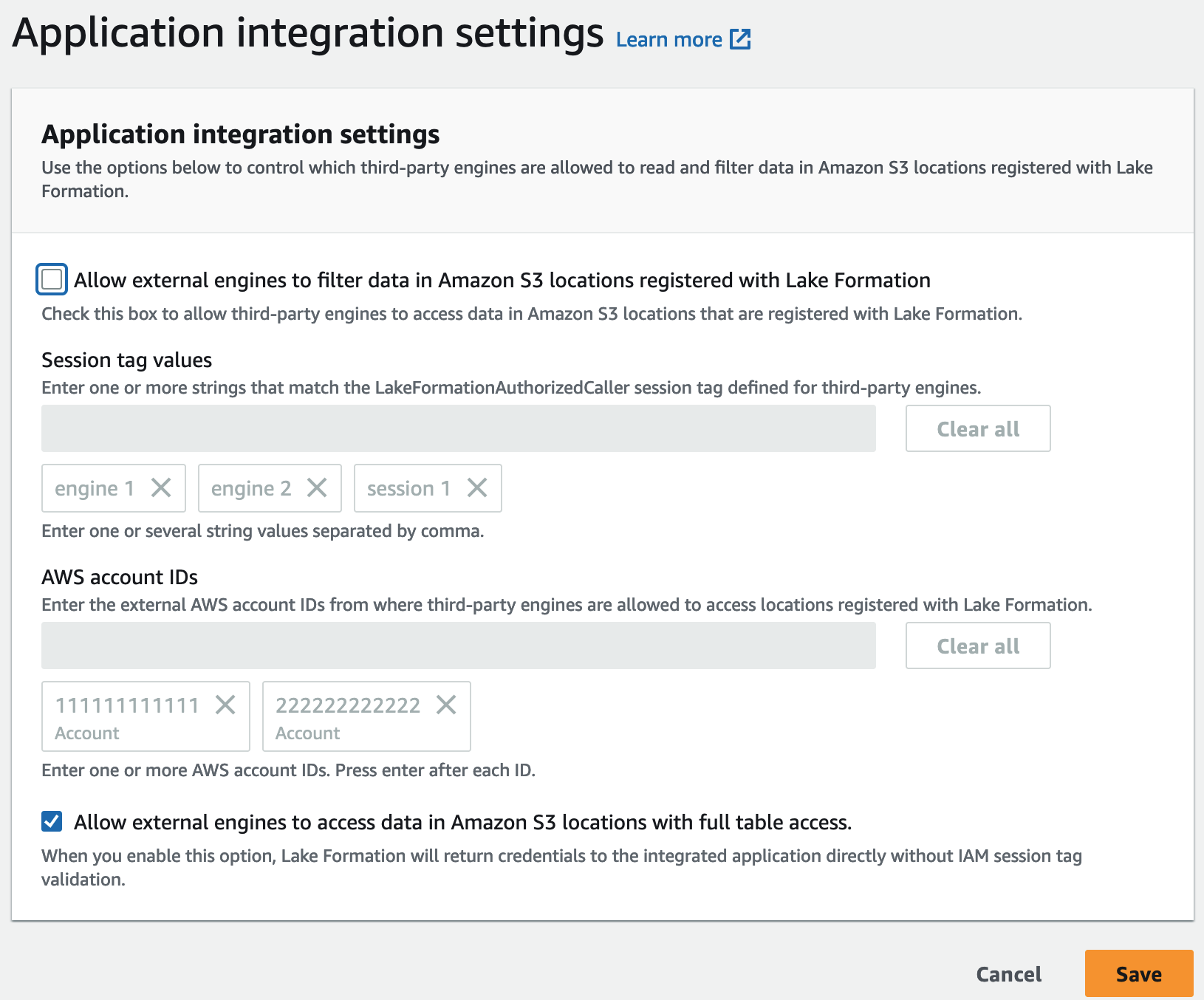 La schermata mostra la pagina delle impostazioni di integrazione dell'applicazione per. Lake Formation È selezionata l'opzione Consenti ai motori esterni di accedere ai dati nelle posizioni Amazon S3 con accesso completo alla tabella.