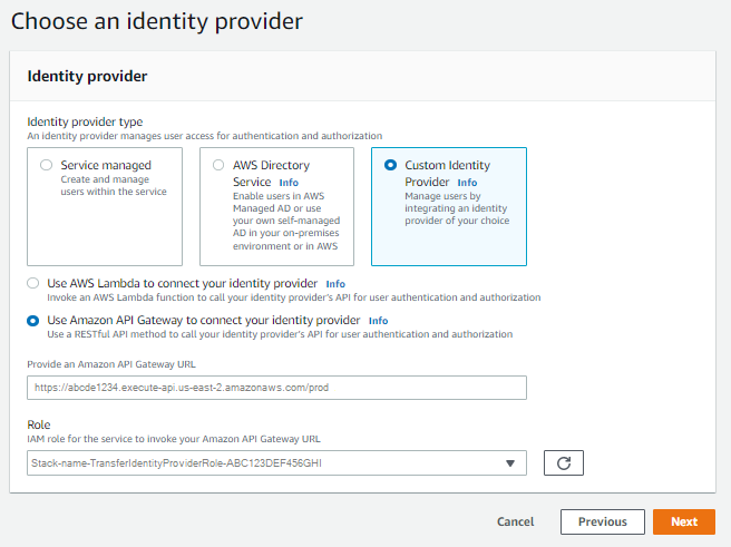 La schermata del provider di identità con Custom Identity Provider selezionato e con l'API Gateway scelto per la connessione al provider di identità.