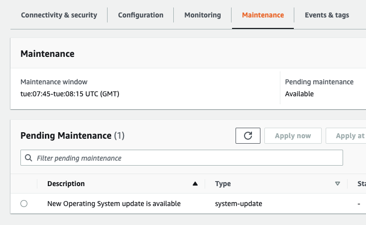 클러스터에 대한 유지 관리 열을 보여주는 Amazon DocumentDB 콘솔