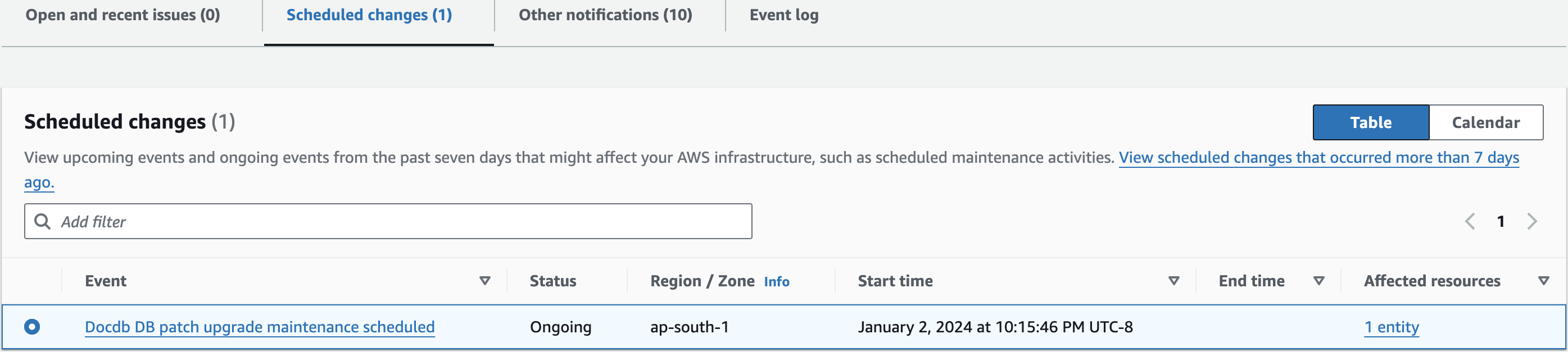 엔진 패치 업그레이드를 위한 예정된 변경 사항 탭을 보여주는 Amazon DocumentDB 콘솔.