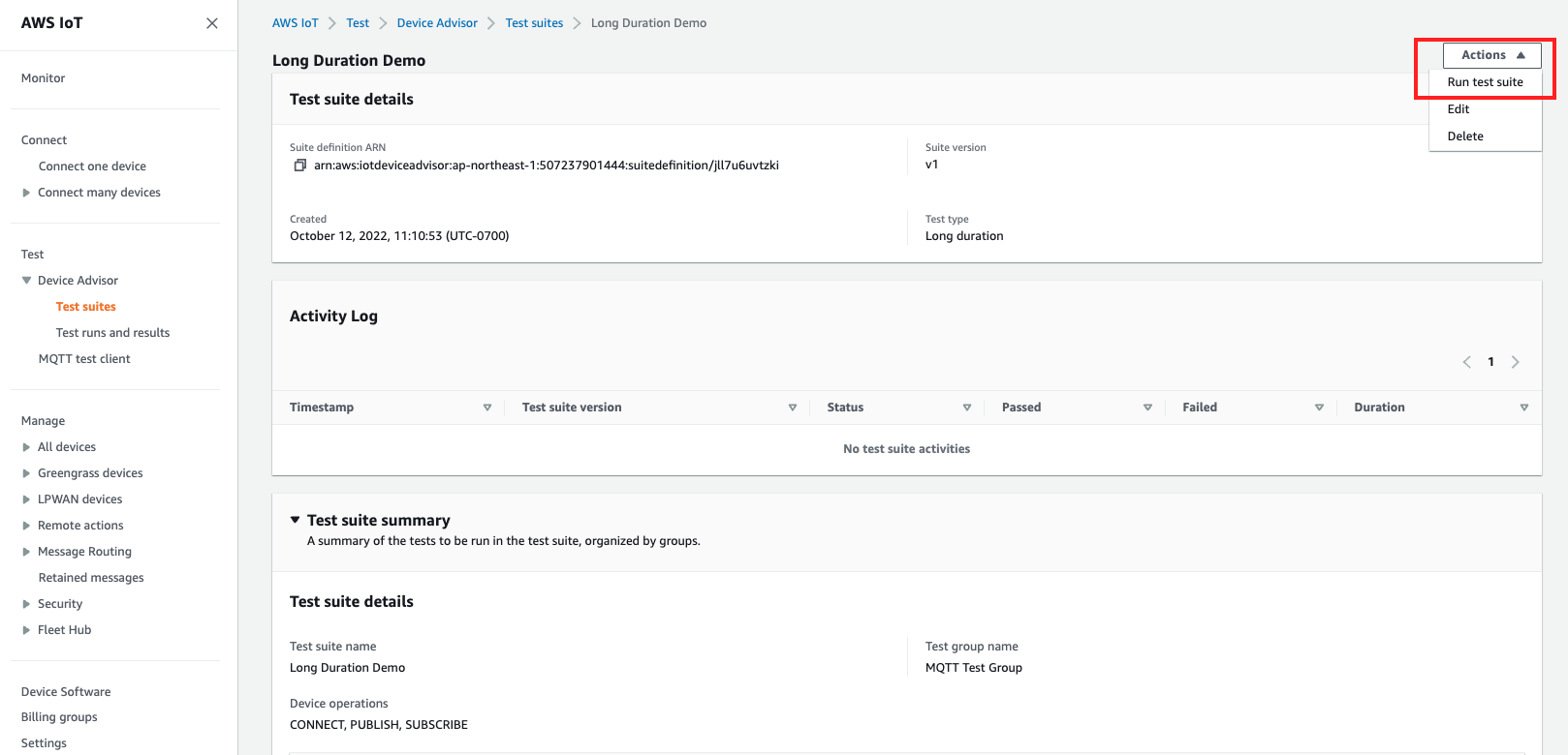 Device Advisor 인터페이스에 있는 “장기 데모”라는 새 테스트 스위트의 작업 드롭다운 메뉴입니다.