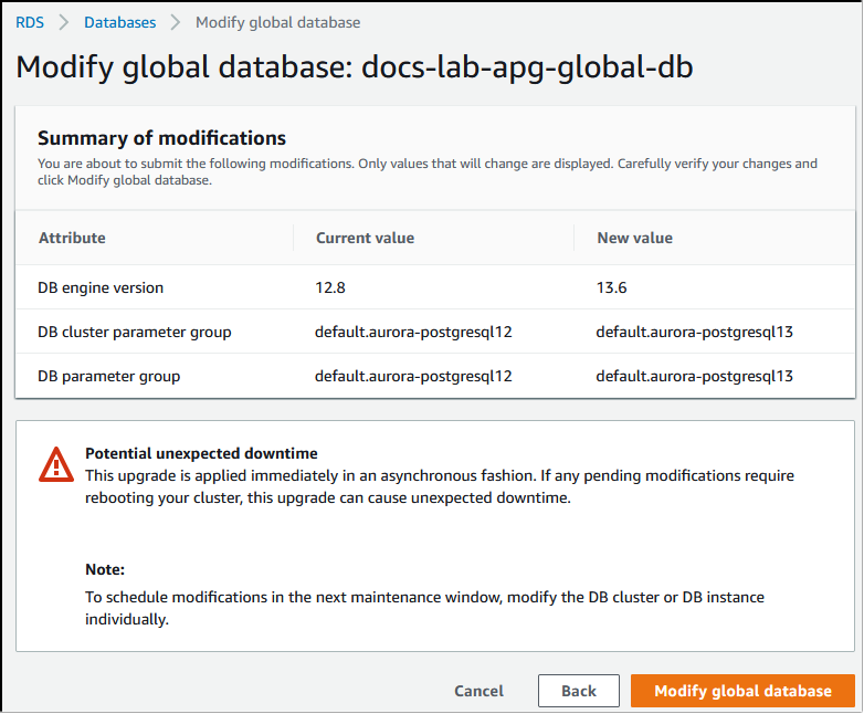 
                    Imagem do console mostrando o prompt para confirmar o processo de atualização de um cluster de banco de dados do Aurora PostgreSQL
                