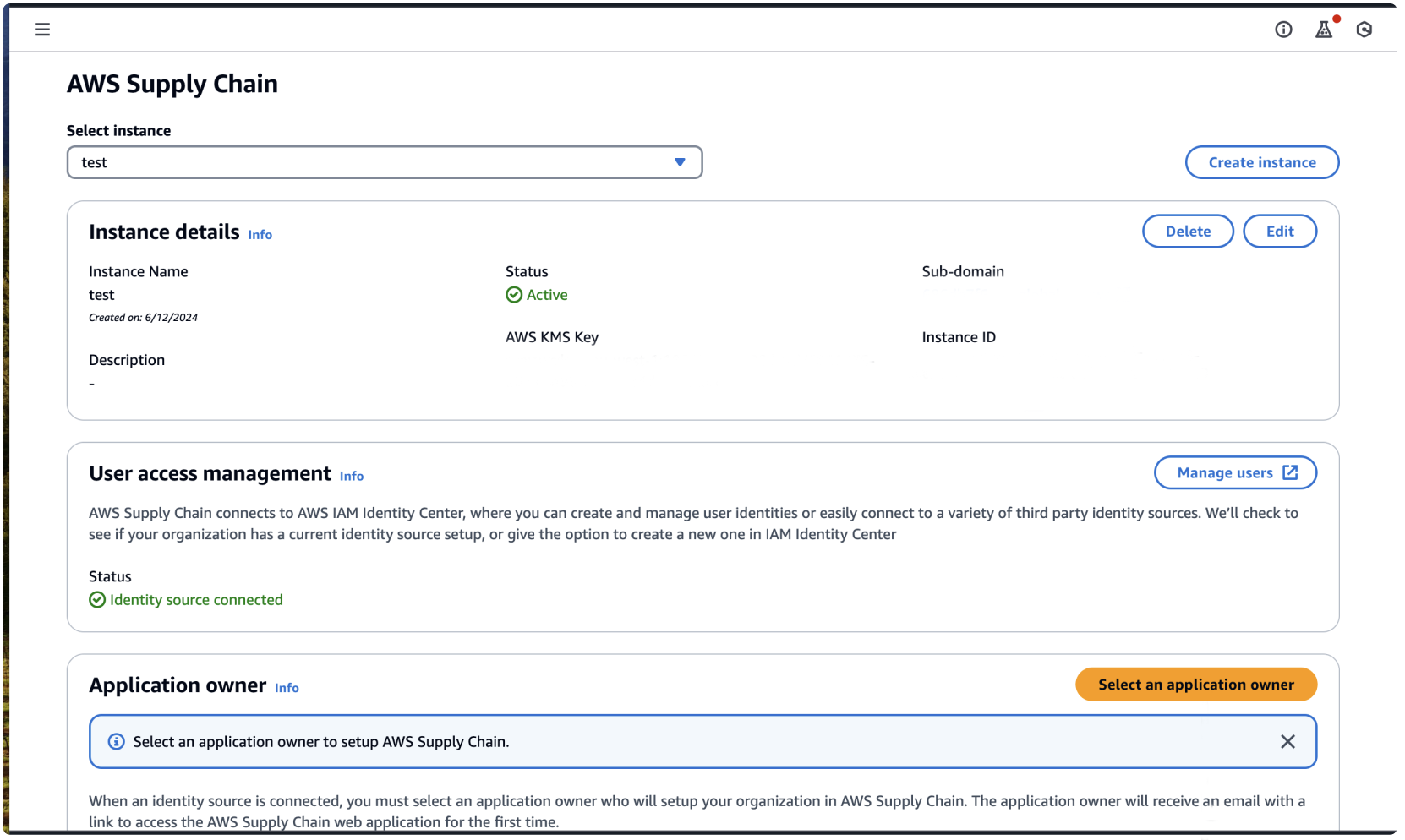 Cadeia de Suprimentos AWS interface showing instance details, user access management, and application owner selection.