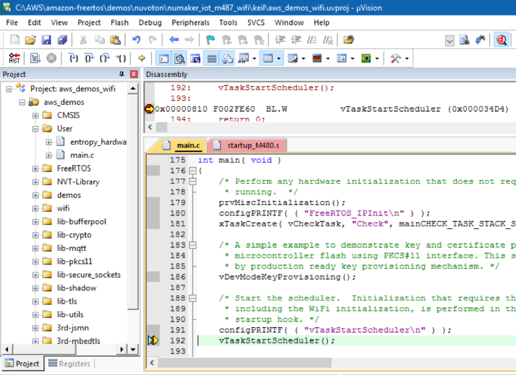 Integrated development environment showing project structure and C code for FreeRTOS initialization.