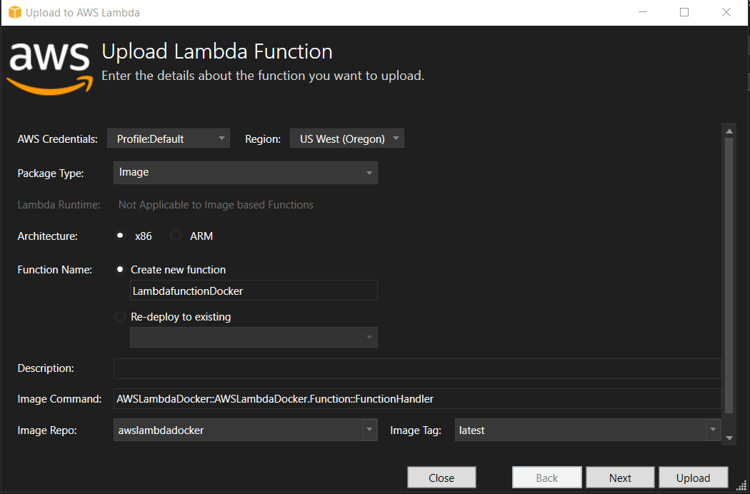 Tela de upload para publicação da função Lambda baseada em imagem em AWS