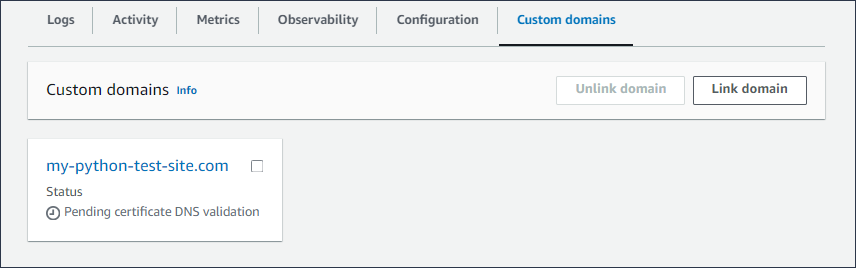 App Runner 服務儀表板頁面上的 [自訂網域] 索引標籤，顯示一個自訂網域擱置關聯。