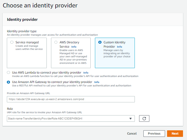 已選取「自訂身分識別提供者」的身分識別提供者畫面，並選擇用於連線至身分識別提供者的 API Gateway。